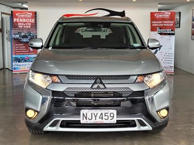 2021 Mitsubishi Outlander - Thumbnail