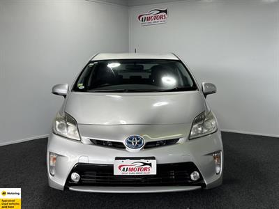 2012 Toyota Prius - Thumbnail