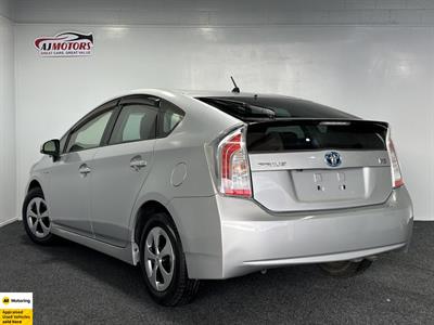 2012 Toyota Prius - Thumbnail