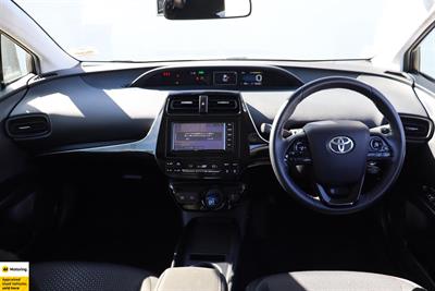 2021 Toyota Prius - Thumbnail