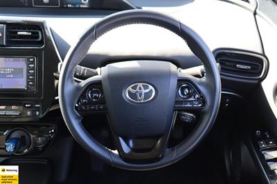 2021 Toyota Prius - Thumbnail