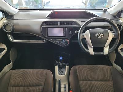 2013 Toyota Aqua - Thumbnail