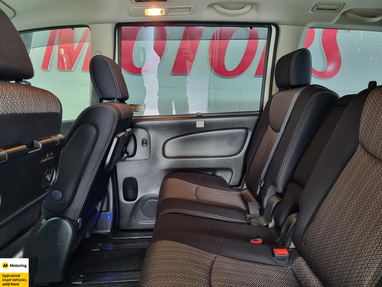 2015 Nissan Serena