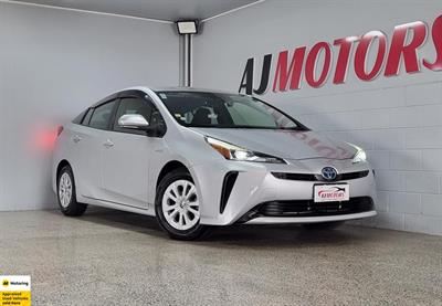 2019 Toyota Prius - Thumbnail