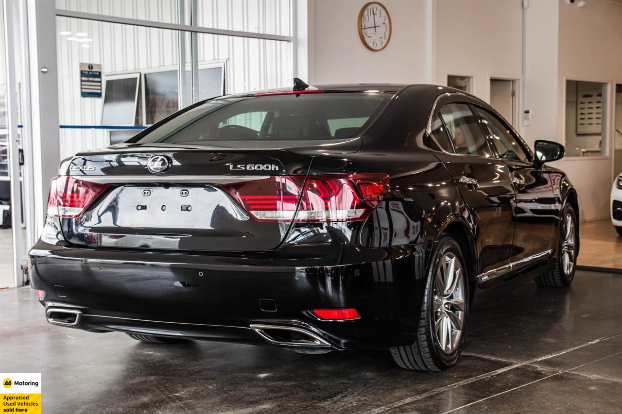 2015 Lexus LS 600