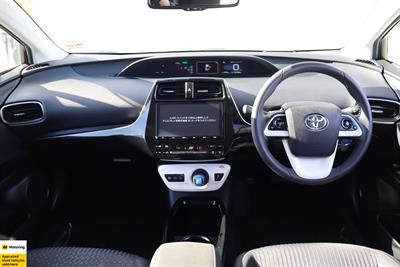 2019 Toyota Prius - Thumbnail