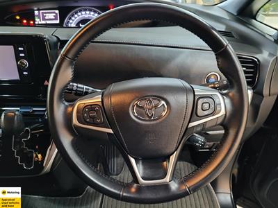 2016 Toyota Estima - Thumbnail
