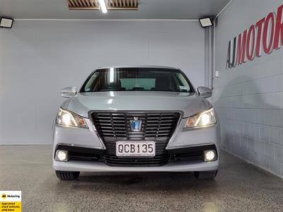 2014 Toyota Crown - Thumbnail