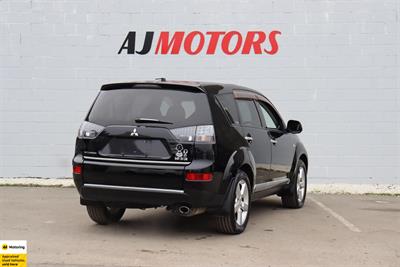 2006 Mitsubishi Outlander - Thumbnail