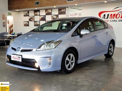 2013 Toyota Prius - Thumbnail