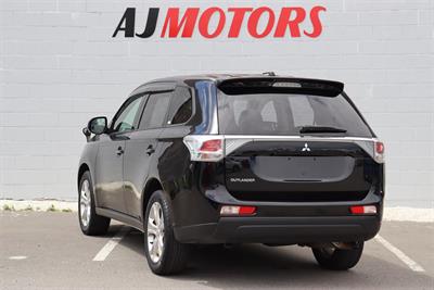 2013 Mitsubishi Outlander - Thumbnail