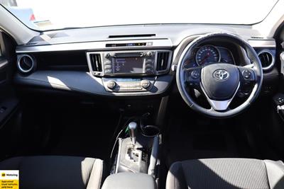 2015 Toyota RAV4 - Thumbnail