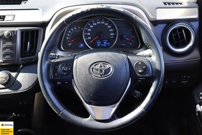 2015 Toyota RAV4 - Thumbnail