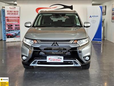 2021 Mitsubishi Outlander - Thumbnail