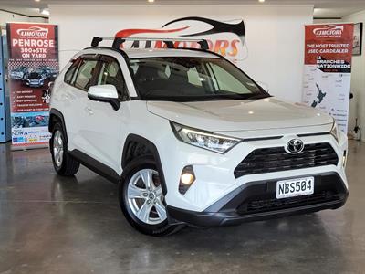 2020 Toyota RAV4 - Thumbnail