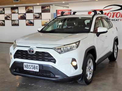 2020 Toyota RAV4 - Thumbnail