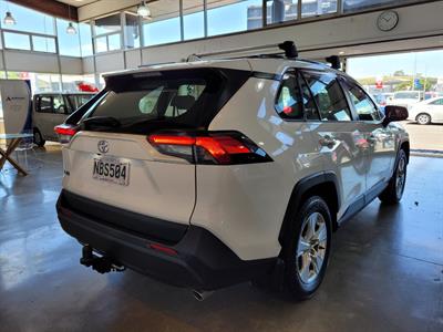 2020 Toyota RAV4 - Thumbnail