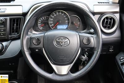 2018 Toyota RAV4 - Thumbnail