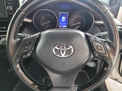 2018 Toyota C-HR - Thumbnail