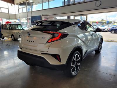 2018 Toyota C-HR - Thumbnail