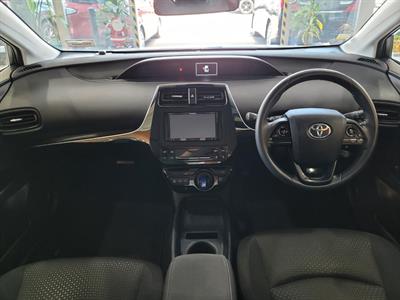 2019 Toyota Prius - Thumbnail