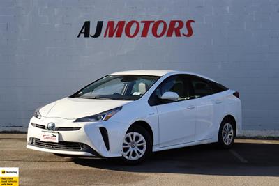 2020 Toyota Prius - Thumbnail