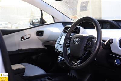 2020 Toyota Prius - Thumbnail