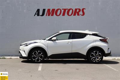 2017 Toyota C-HR - Thumbnail