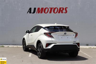 2017 Toyota C-HR - Thumbnail