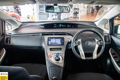 2013 Toyota Prius - Thumbnail