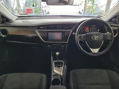 2012 Toyota Auris - Thumbnail