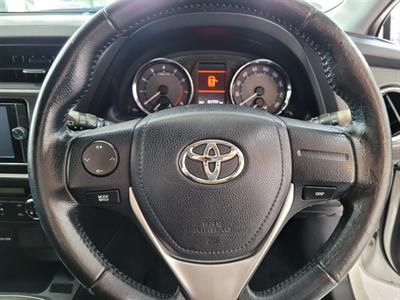 2012 Toyota Auris - Thumbnail