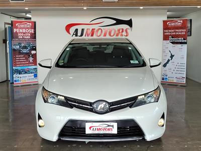 2012 Toyota Auris - Thumbnail