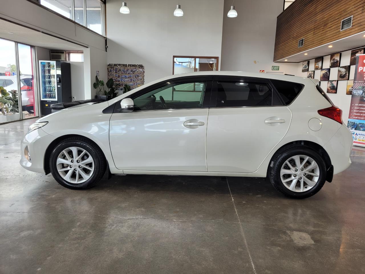 2012 Toyota Auris