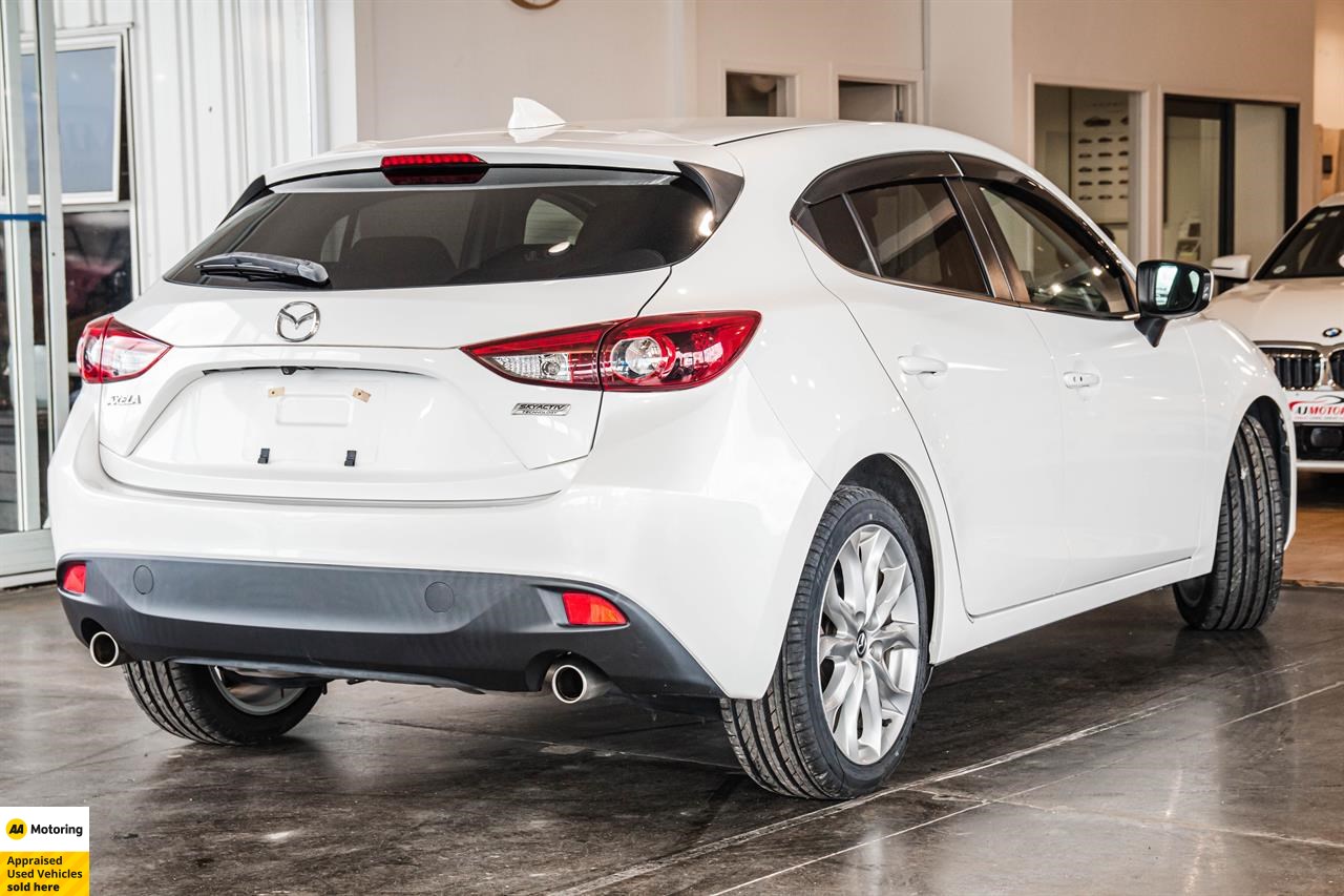 2015 Mazda Axela