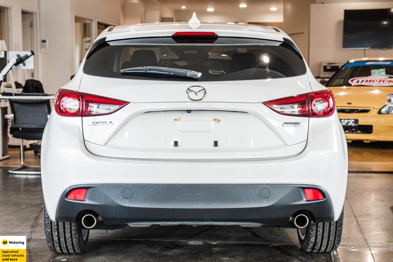 2015 Mazda Axela