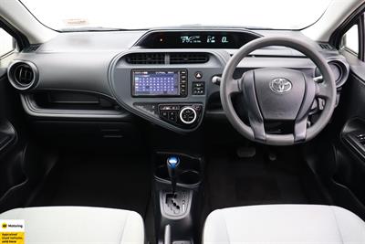 2019 Toyota Aqua - Thumbnail
