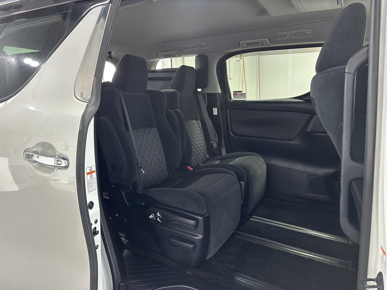 2015 Toyota Vellfire