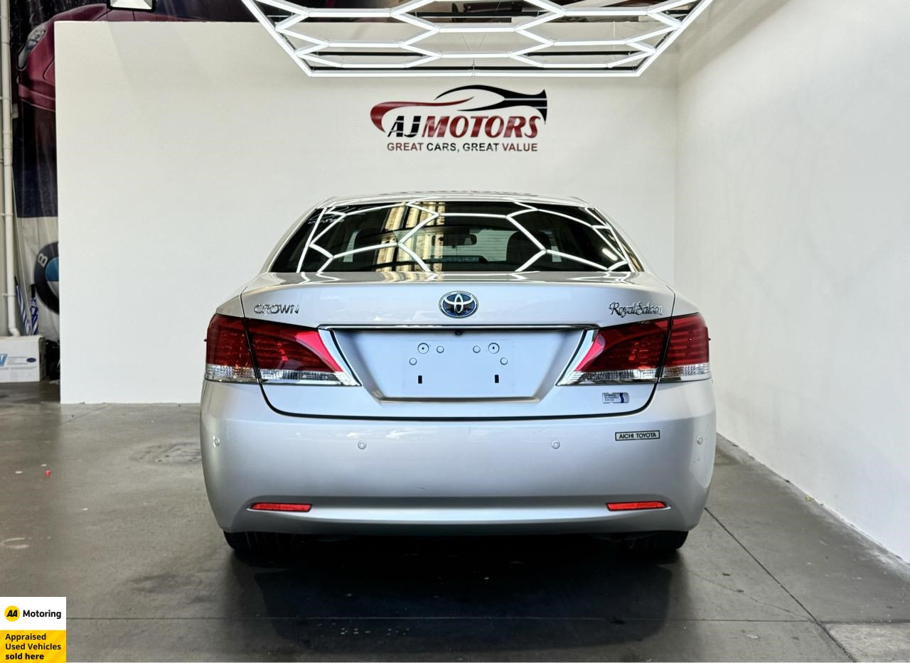 2013 Toyota Crown