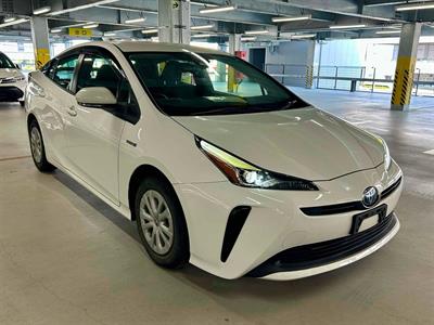 2019 Toyota Prius - Thumbnail