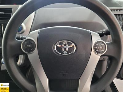 2012 Toyota Prius - Thumbnail