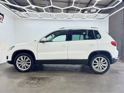 2016 Volkswagen Tiguan - Thumbnail