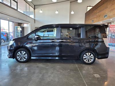 2012 Honda STEPWAGON - Thumbnail