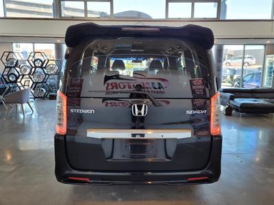 2012 Honda STEPWAGON - Thumbnail