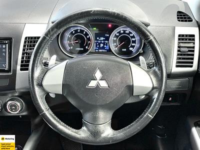 2011 Mitsubishi Outlander - Thumbnail