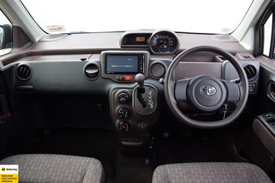 2014 Toyota Porte - Thumbnail