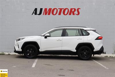 2019 Toyota RAV4 - Thumbnail