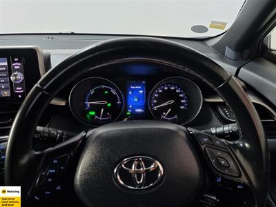 2017 Toyota C-HR - Thumbnail