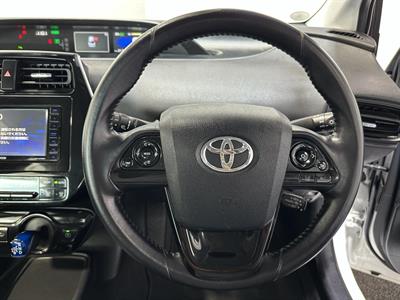 2019 Toyota Prius - Thumbnail