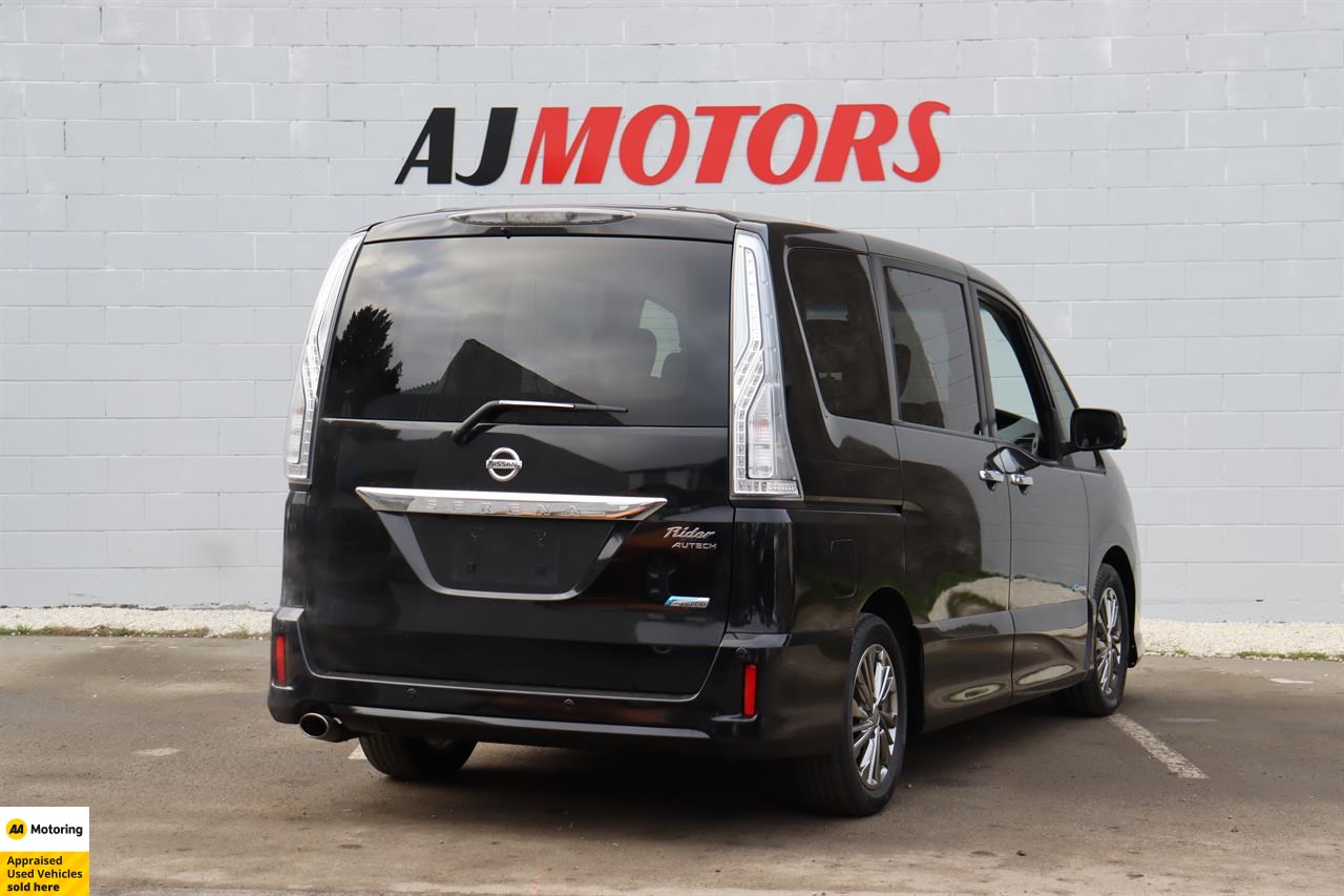 2015 Nissan Serena